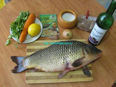 Запечённый карп, фаршированный гречневой кашей
Запечённый карп, фаршированный гречневой кашей