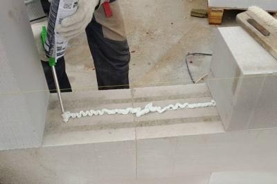 Клей пена для газобетонных блоков Клей пена для газобетонных блоков