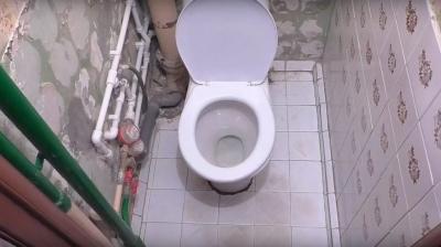 Отделка туалета ПВХ панелями — выбор материала и пошаговая инструкция по монтажу Отделка туалета ПВХ панелями — выбор материала и пошаговая инструкция по монтажу