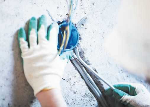 Установка розеток и выключателей Установка розеток и выключателей